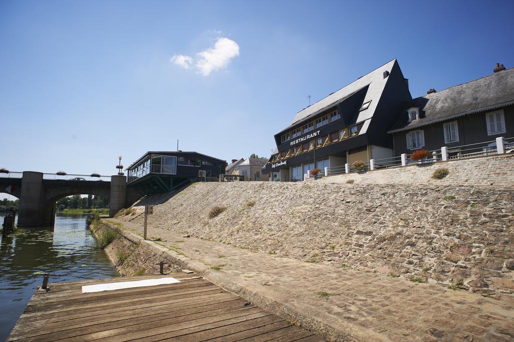 Les Ondines Hotell Les Hauts-d'Anjou Exteriör bild