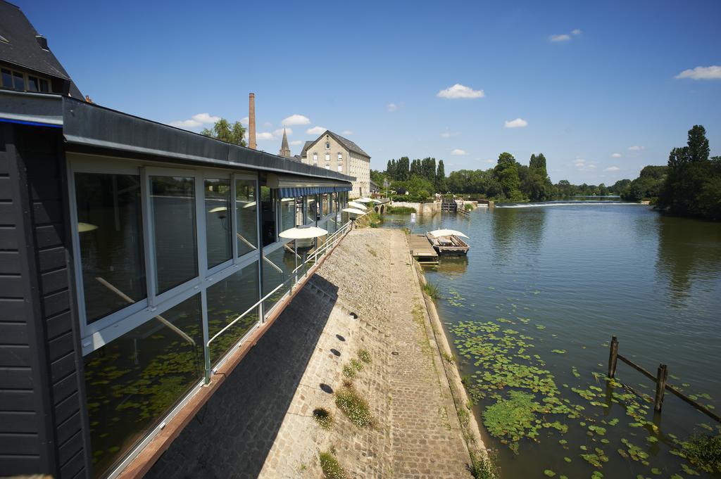 Les Ondines Hotell Les Hauts-d'Anjou Exteriör bild