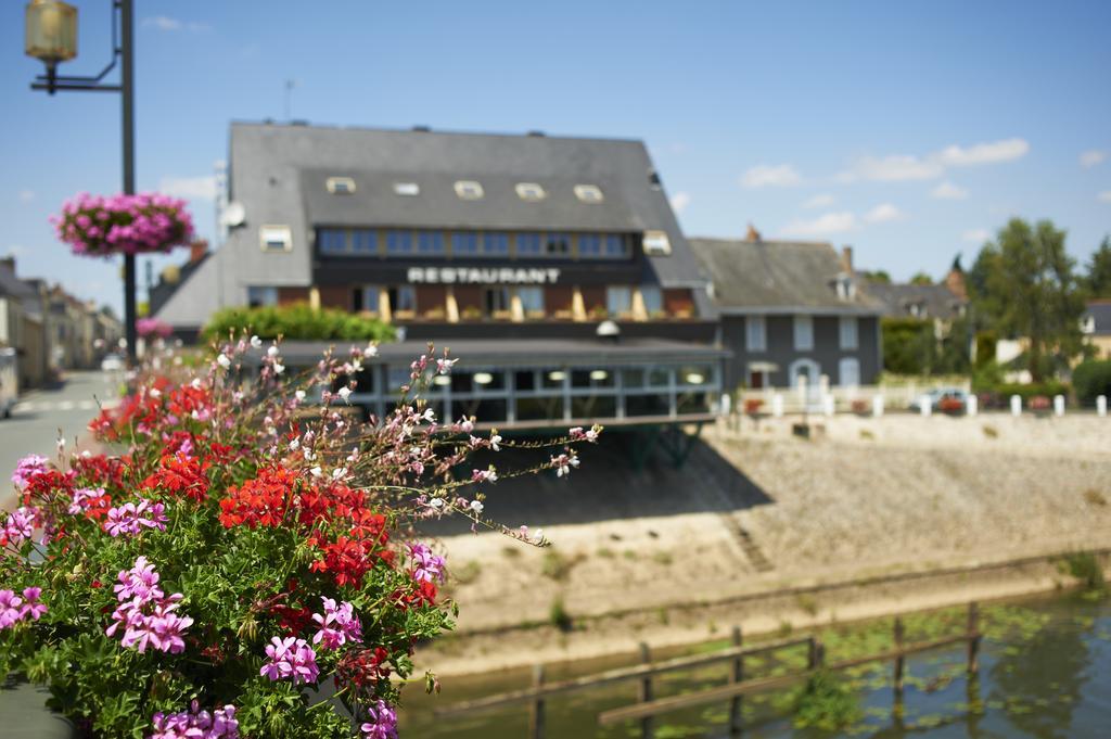Les Ondines Hotell Les Hauts-d'Anjou Exteriör bild