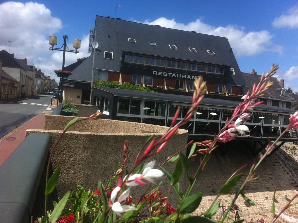 Les Ondines Hotell Les Hauts-d'Anjou Exteriör bild